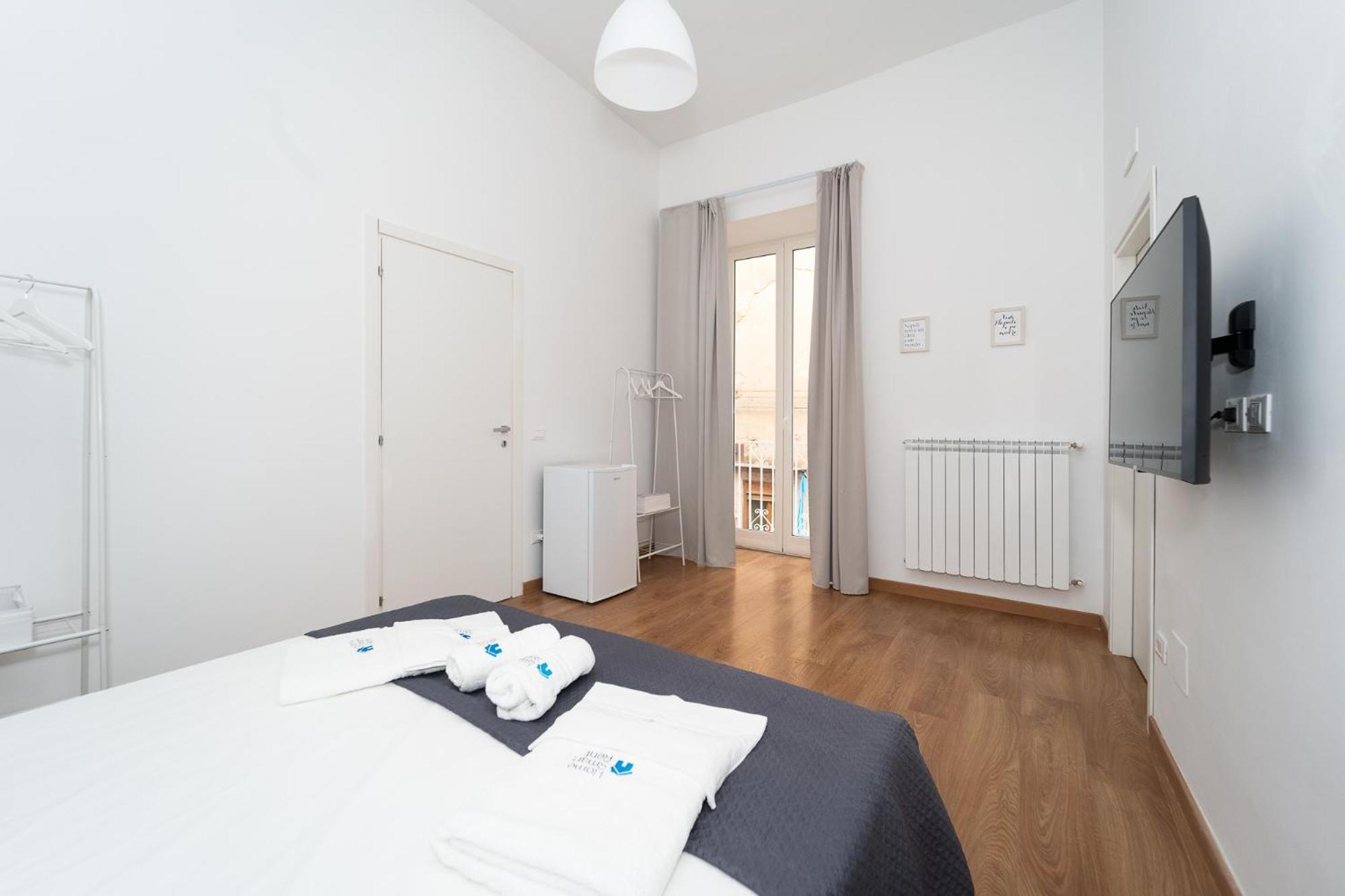 Home Smart Rent Appartamento Nei Pressi Di Via Toledo 2 Camere Da Letto Naples Exterior photo